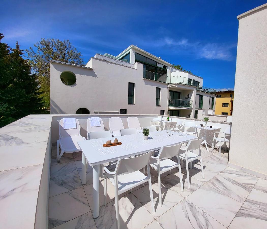 Villa Bauhaus Wellness Apart-Hotel Siofok Exterior photo