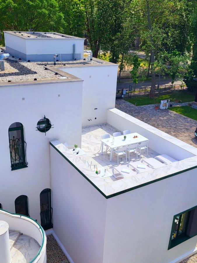 Villa Bauhaus Wellness Apart-Hotel Siofok Exterior photo